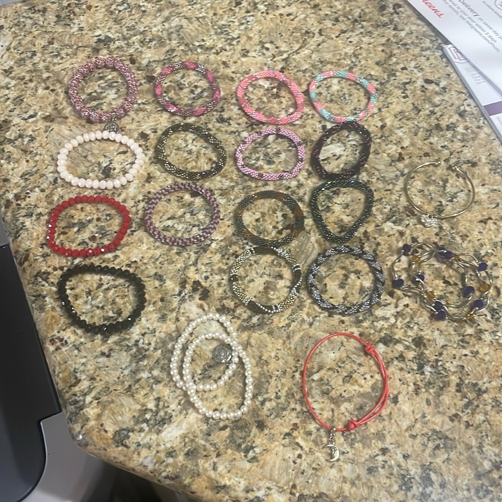 Multicolor bracelets
